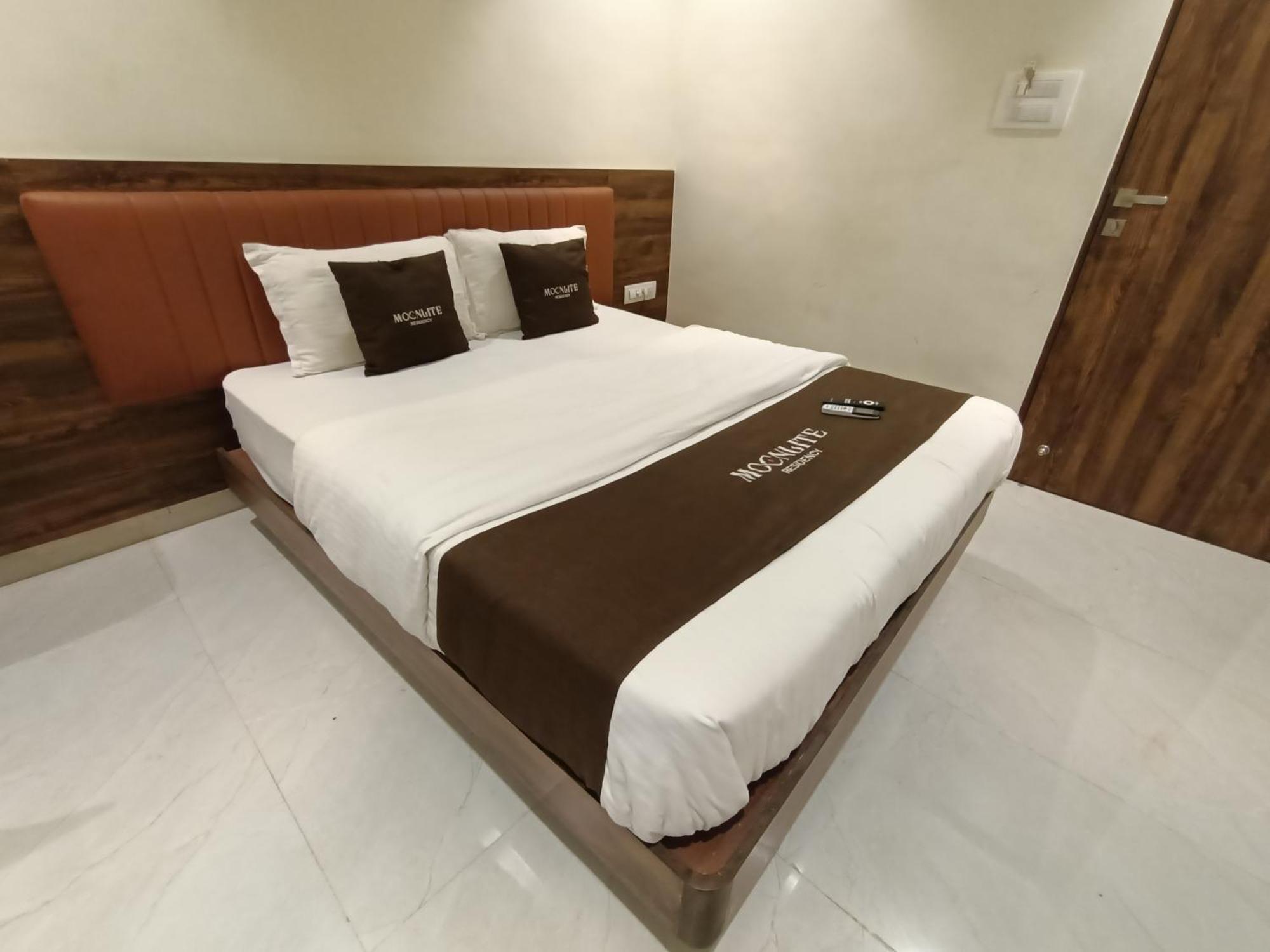 Hotel Moon Lite Residency - Marve Road Malad West Bombay Esterno foto
