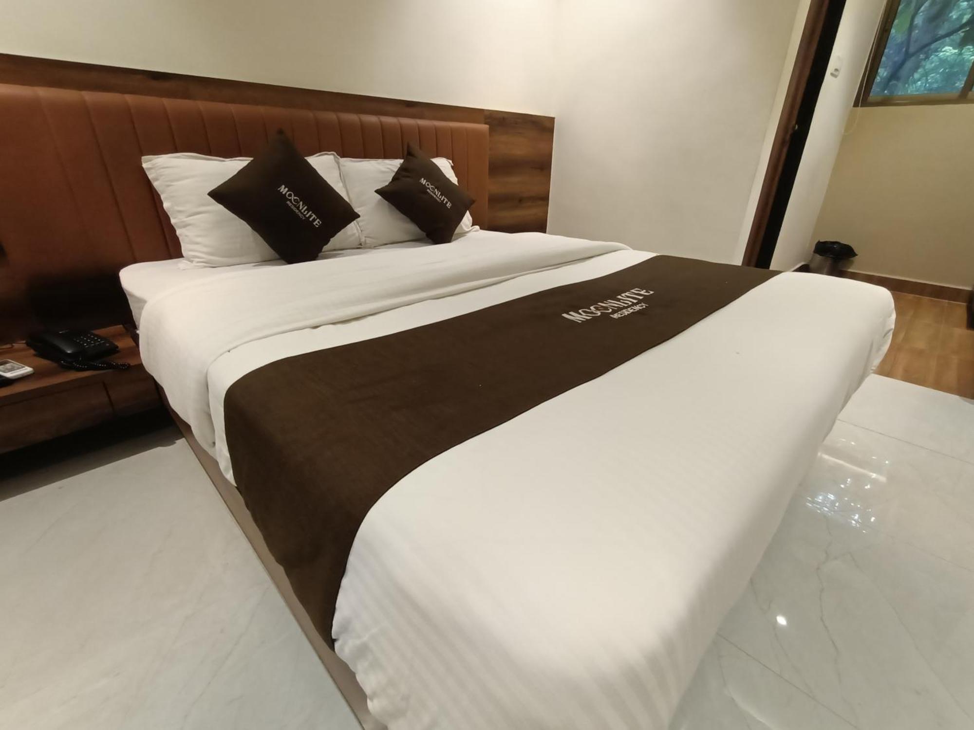 Hotel Moon Lite Residency - Marve Road Malad West Bombay Esterno foto