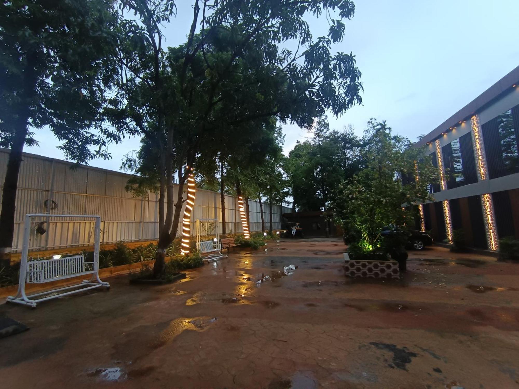 Hotel Moon Lite Residency - Marve Road Malad West Bombay Esterno foto