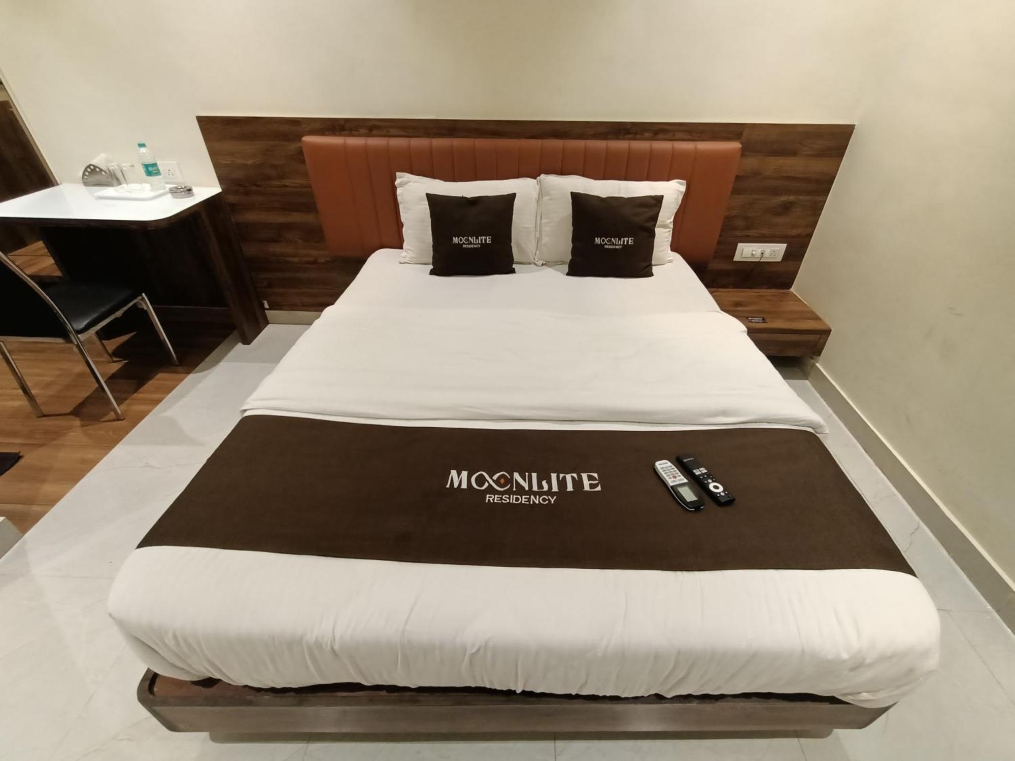 Hotel Moon Lite Residency - Marve Road Malad West Bombay Esterno foto