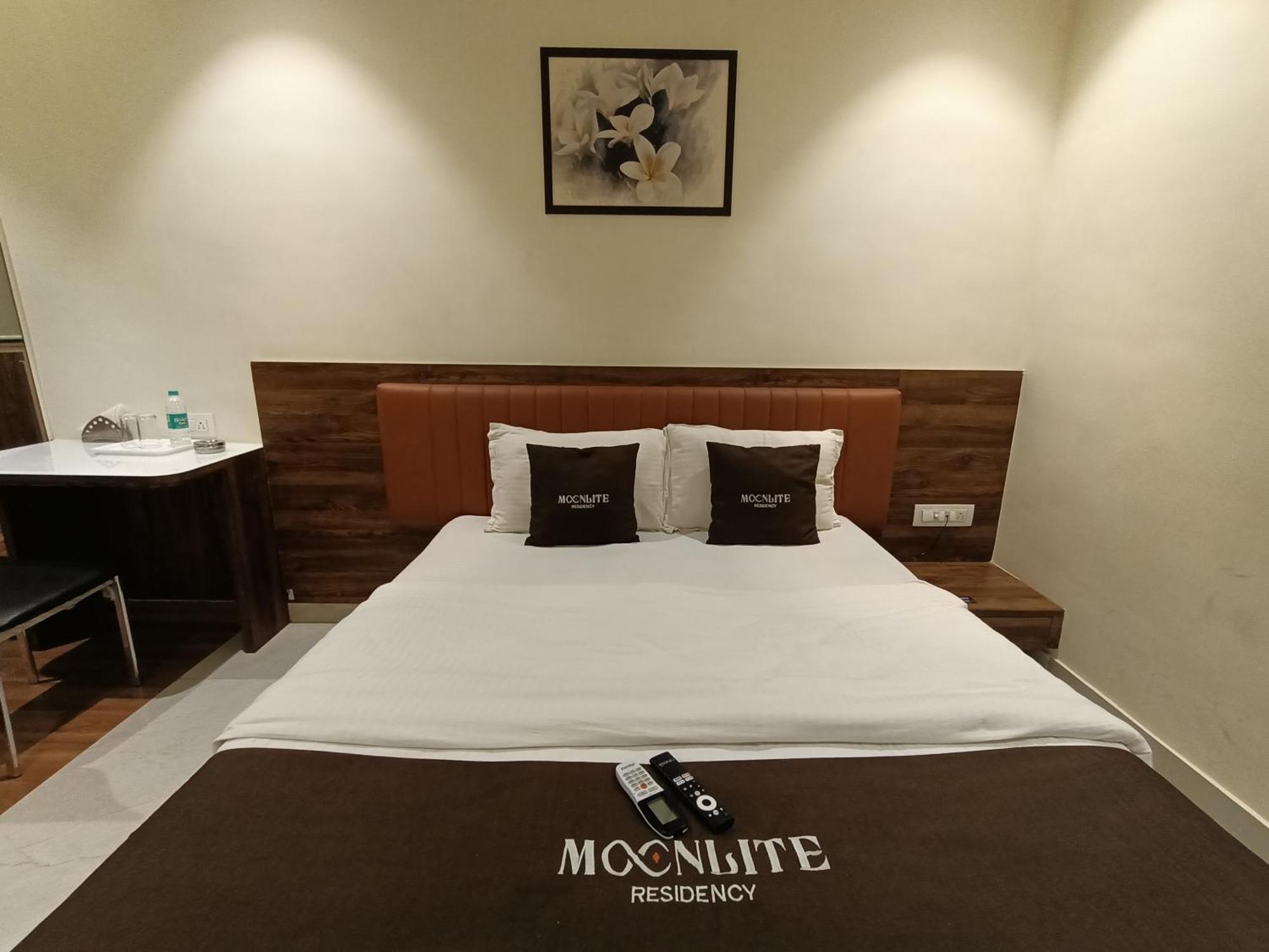 Hotel Moon Lite Residency - Marve Road Malad West Bombay Esterno foto