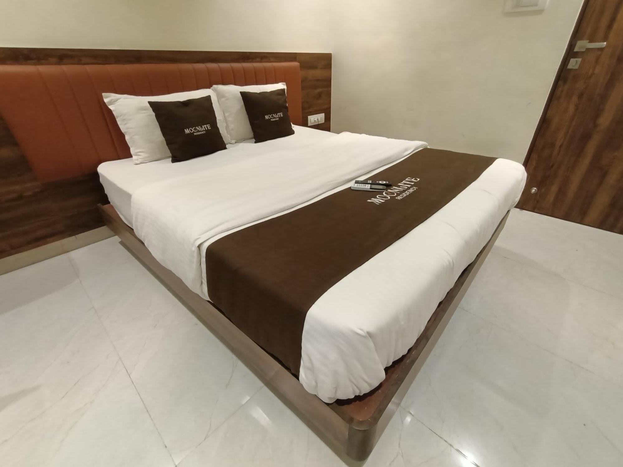 Hotel Moon Lite Residency - Marve Road Malad West Bombay Esterno foto