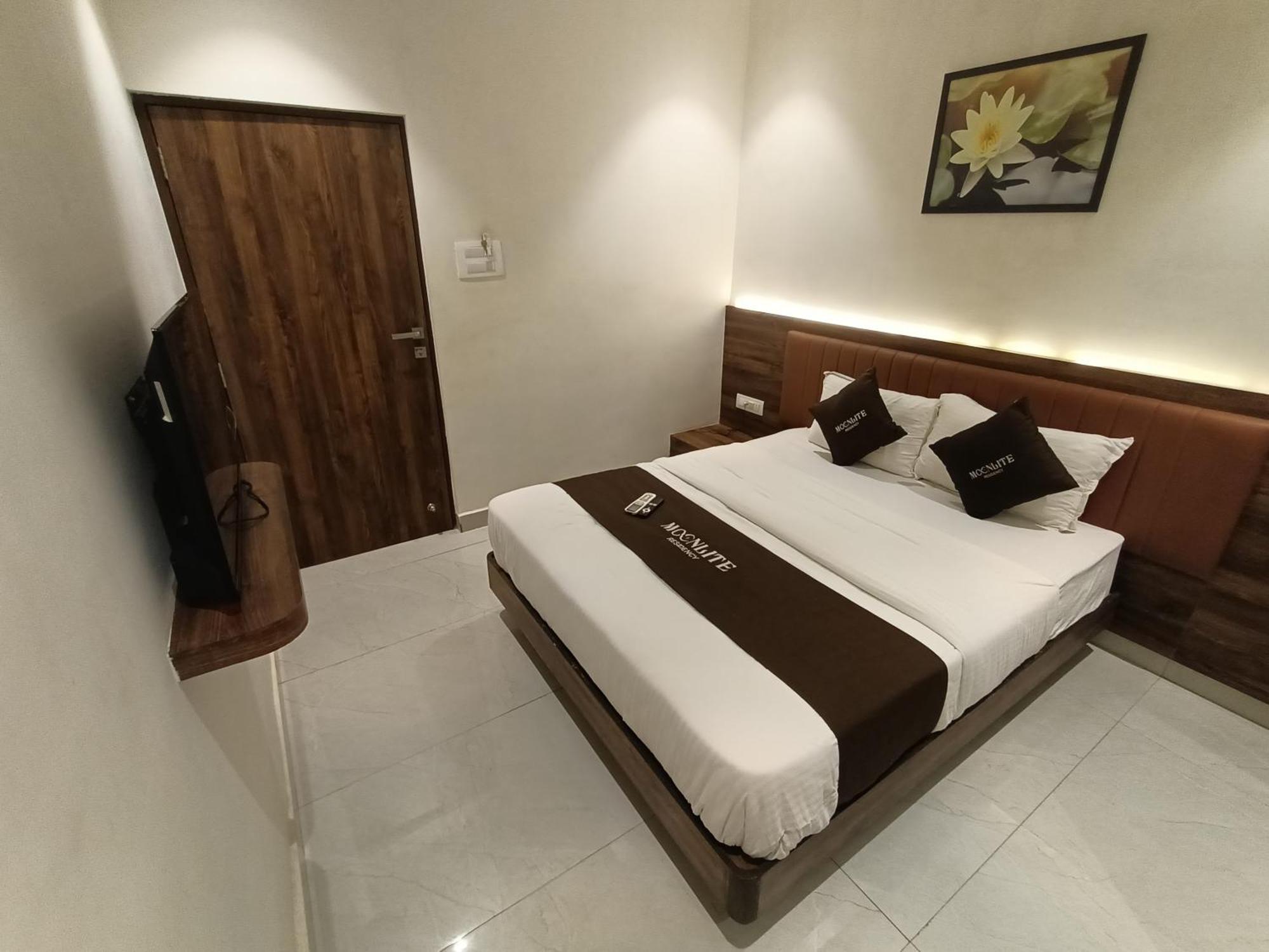 Hotel Moon Lite Residency - Marve Road Malad West Bombay Esterno foto